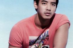 黄柏均个人资料,阳光型男如何入行