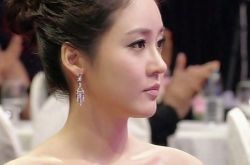 成宥利为什么自杀,成宥利与宋承宪分手原因