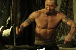 成泰燊个人简介,成泰燊肌肉照