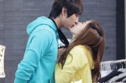 池贤宇刘仁娜的关系,因戏结缘的情侣