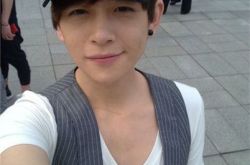 黄巍为什么打刘羽琦,黄巍组建的乐队