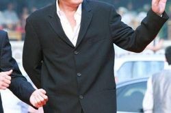 成奎安照片,成奎安几个老婆