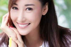 陈祉希是潘粤明经纪人,陈祉希邀请潘粤明合作拍电影