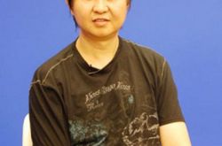 付笛声爱看球赛,