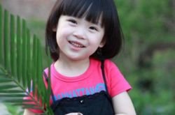 从小就带有一副好颜与好演技,拍过无数广告与大牌刘涛合作不怯场