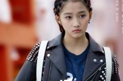 关晓彤的简单介绍,关晓彤的家庭背景