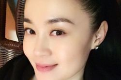 关婷娜的演艺经历,关婷娜和赵本山绯闻