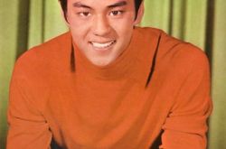 狄龙以前的照片,狄龙拍戏不用替身