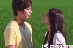 安以轩倾情演绎各种角色,古装扮相的她也别具一格