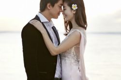 小燕子尔康现实中相恋 李佳航李晟在磨合中步入婚姻殿堂