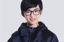 刘志宏宣布突出演艺圈引关注 幕后原因引粉丝猜测