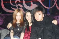 王若伊释小龙亲密照 王若伊在云中歌中扮演四月