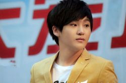 李炜身世背景 李炜苏醒抢女友之战