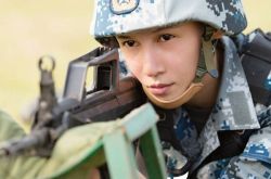 张蓝心的身高177cm 张蓝心是成功的龙女郎