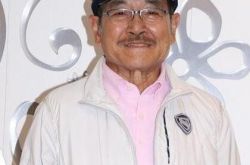 刘恺威深陷“出轨门” 老爸刘丹：这事不要问我