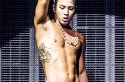 Bigbang太阳遭性骚扰 Bigbang太阳演唱会被粉丝摸下体