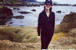 奶茶妹妹海滩新照 其出售豪宅照片遭热议