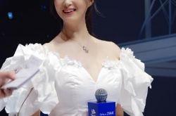 蒋欣被吐槽穿纸巾 其曾控诉剧组个人资料遭热搜