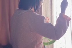 金角银角大王再相遇？拍谢娜唯美背影照