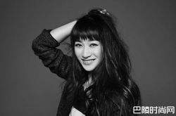 李小冉直播手撕睫毛 爆体重为新剧《下一站，别离》宣传