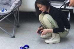 郑爽蓬头垢面录综艺 连制作人都看不下去了