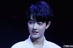 肖战女朋友是李沁吗？爆肖战女朋友王王雯个人资料照片