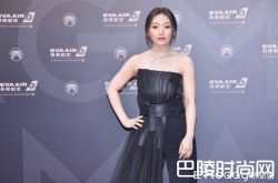 阎奕格为什么不红？金曲奖低胸勾男伴蹭热点