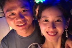 刘强东涉性侵微博热搜爆登第一 网友爆另类专情