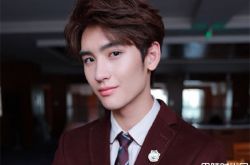 黄俊捷整容了吗？黄俊捷家庭背景被曝光