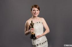 朱丽安摩尔为什么叫咩咩姨？内幕故事揭秘