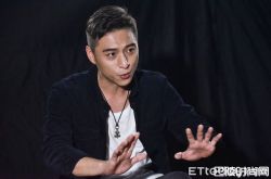 黄净怡是小三？郑人硕离婚内幕曝光