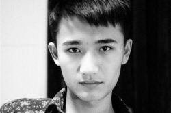 演员周文吸毒母亲是谁？母亲带着毁钱途