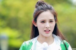 彭小苒整容了哪些部位 整容前后对比差距大吗