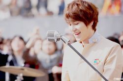 曺圭贤很有钱吗？曺圭贤家庭背景资料照片