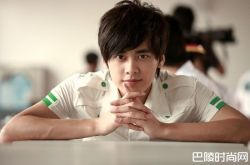 李易峰鼻子整容了吗？李易峰生日会与爸爸合唱爆照惹议