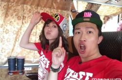 张立东被抓包偷亲玛丽吃豆腐 旁人目睹受害过程傻眼