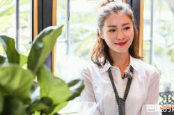 罗红和白衣女子过夜 江一燕罗红分手了吗