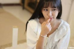 戚蓝尹胸有多大大尺度 童颜巨乳是女神还是女婊