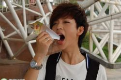 代悦是t吗？花儿朵朵中途退赛是因为性取向吗