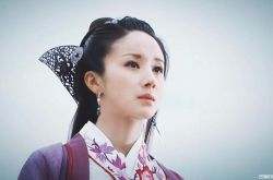 孙菲菲奶头露出来走光 公众人物还需树立好榜样