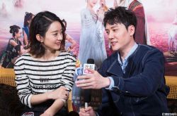 赵丽颖冯绍峰婚姻触礁吗？她揭开背后超甜真相