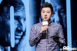 王以太整容了吗？脸型大巨变下巴U变V