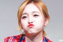 吴宣仪家里是做什么的？隐藏的海南富婆是怎么回事