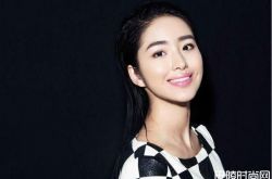 杨采钰是处吗男友是谁 与神秘男子接吻是怎么回事