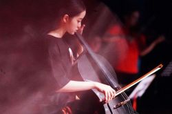 欧阳娜娜整容了吗？侧脸凹陷被嫌弃