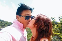 张劭纬结婚13年爆偷吃4女 跨海拥抱人妻收集女员工低胸辣照