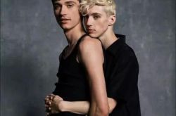 jacob戳爷做过吗谁是攻  两人关系成为GAY圈标榜