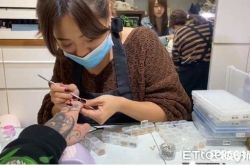 懒理孕妻温情喊话 谢和弦甜蜜约会莉娅爱的视角曝光