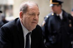 哈维·韦恩斯坦是双性人？多人指控他性侵