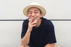 刘亚仁是攻还是受 恋爱中扮演双重角色